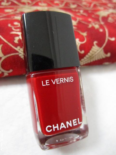 �V���l�� ���F���j �����O �g�D�j�� 528 CHANEL LE VERNIS ROUGE PUISSANT 13ml �̎ʐ^1