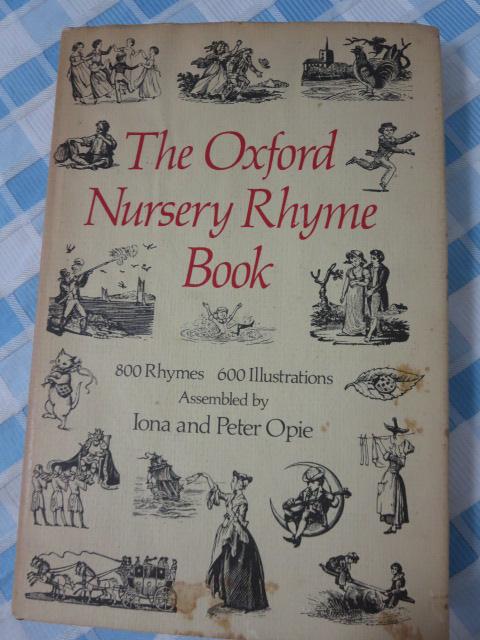 The Oxford Nursery Rhyme Book ̎ʐ^1