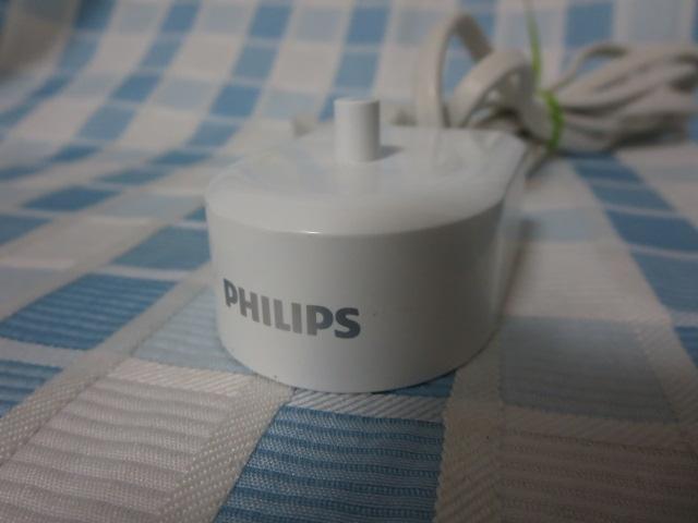 PHILIPS�t�B���b�v�X Sonicare �\�j�b�P�A�[ �d�����u���V�p �����[�d�� AC20112-8HF A �̎ʐ^2