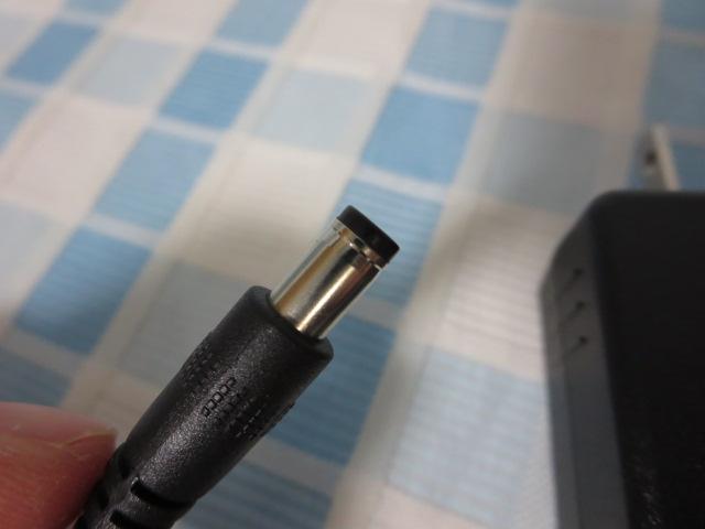 BUFFALO AC�A�_�v�^ US100523 DC5V2.3A �̎ʐ^4