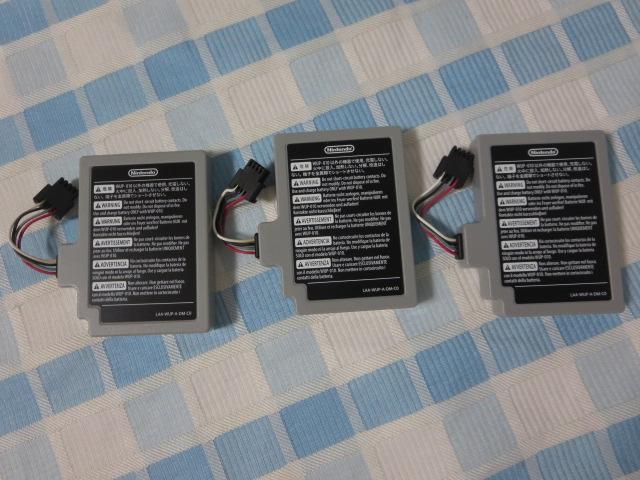 WiiU �Q�[���p�b�h�p �o�b�e���[�p�b�N 3�Z�b�g WUP-012 �C�V������ �̎ʐ^2