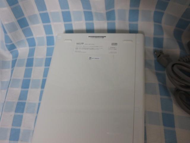 Wii U �}���I���[�J�[ �Z�b�g �� 32GB �����ɗV�ׂ�Z�b�g+�}�C���N���t�g ���m�������ς� �̎ʐ^9