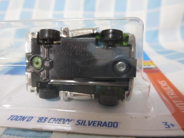 Hot Wheels �z�b�g�E�B�[�� TOON'D '83 CHEVY SILVERADO �O���[�� HNJ89-M910D �̎ʐ^5