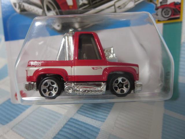 Hot Wheels �z�b�g�E�B�[�� TOON'D '83 CHEVY SILVERADO �� HCX11-M7C5 �̎ʐ^2