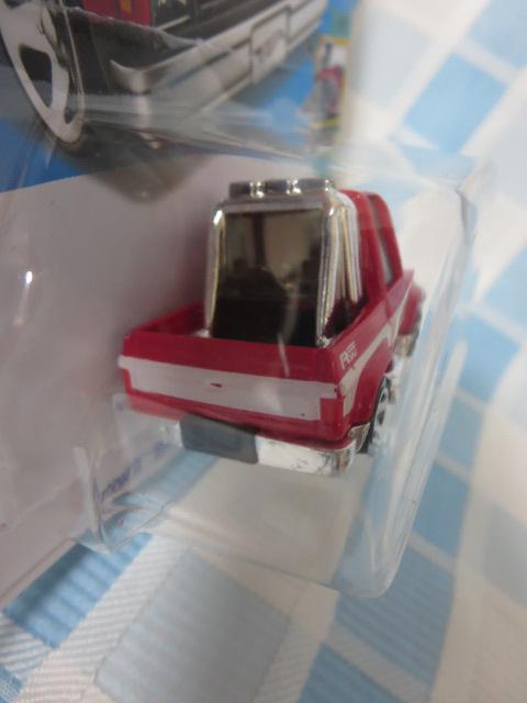 Hot Wheels �z�b�g�E�B�[�� TOON'D '83 CHEVY SILVERADO �� HCX11-M7C5 �̎ʐ^3
