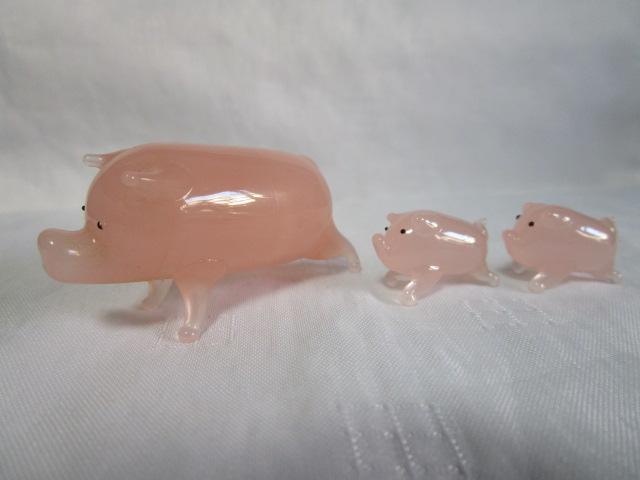 ミニチュア☆ ガラス細工 3点 ブタの親子 お母さんと子豚2匹 2-5cm 