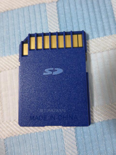 Team SD�������[�J�[�h 80x 2GB �̎ʐ^2